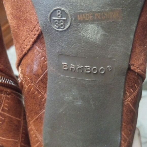 Bamboo Bellflower Faux Suede Alligator Detail Booties In Rust Size 8 - Picture 11 of 12